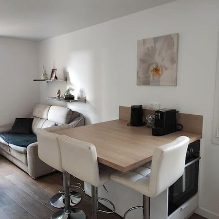 Charmant Appartement 2 Pieces Proche Disneyland Villeneuve-Saint-Denis Bagian luar foto