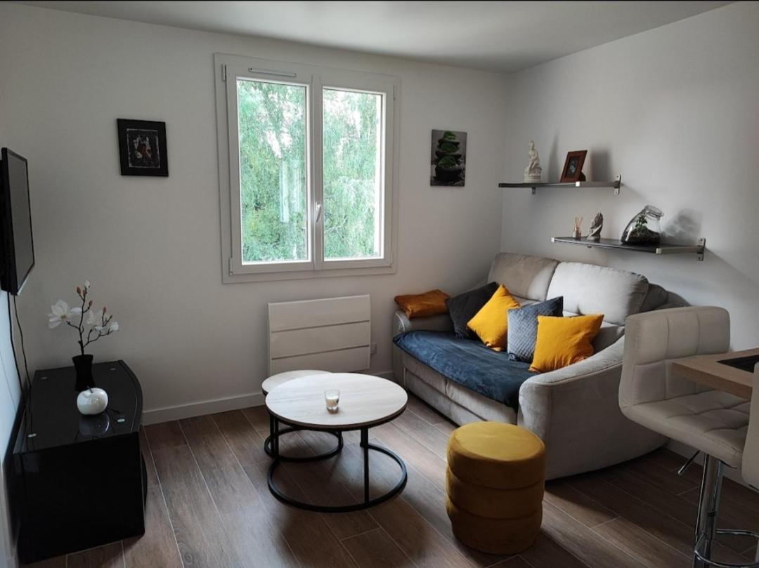 Charmant Appartement 2 Pieces Proche Disneyland Villeneuve-Saint-Denis Bagian luar foto